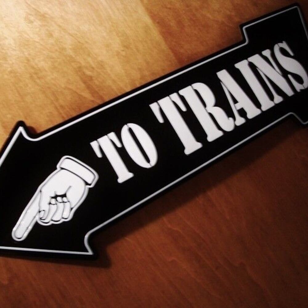TO TRAINS Arrow Sign Finger Pointing Left Model Railroad Track Black Decor Sign